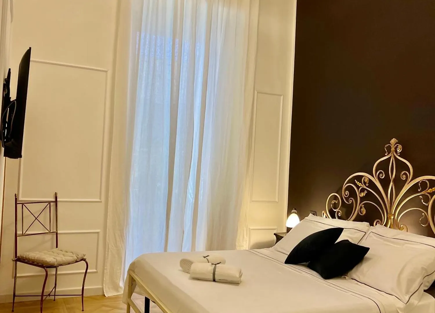 Fiorentine Relais Napoli 0*,